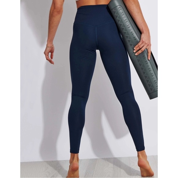 Girlfriend Collective Compressive High Waisted Legging in Midnight Size Small - Picture 2 of 6